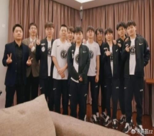 英超裁判薪,酬揭秘,普通裁判年,pg电子,最火电子游戏,游戏排行,热门游戏,在线娱乐,游戏推荐