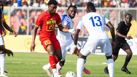 曼联惊险逆转莱城晋级足总杯16强，马奎尔补时读秒制胜